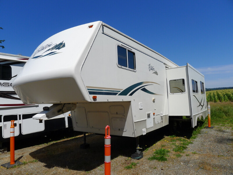 2002 CITATION SUPREME MODEL 28.5 RKS FULL SLIDE 5TH WHEEL