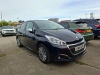 2019 Peugeot 208 1.2 PureTech 82 Signature 5dr [Start Stop] HATCHBACK PETROL Man