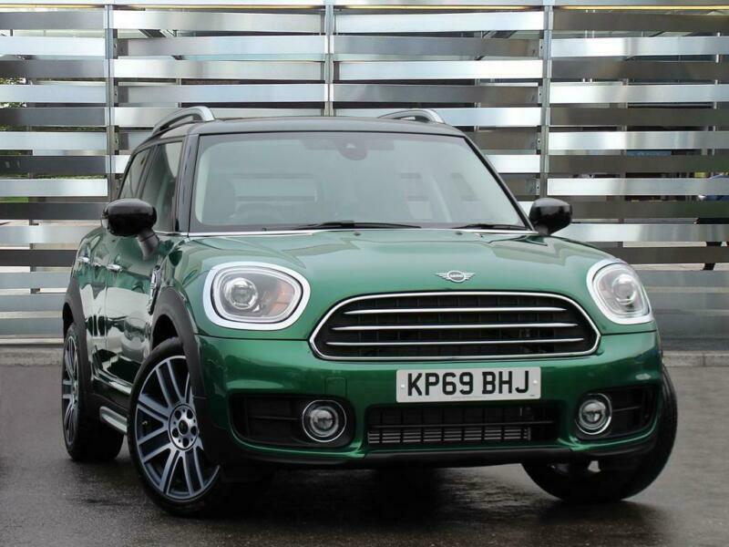 2019 MINI Countryman Countryman Cooper Exclusive Petrol green Automatic