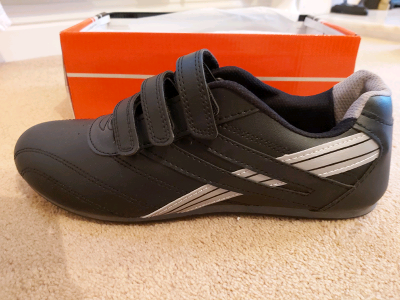 black trainers mens uk