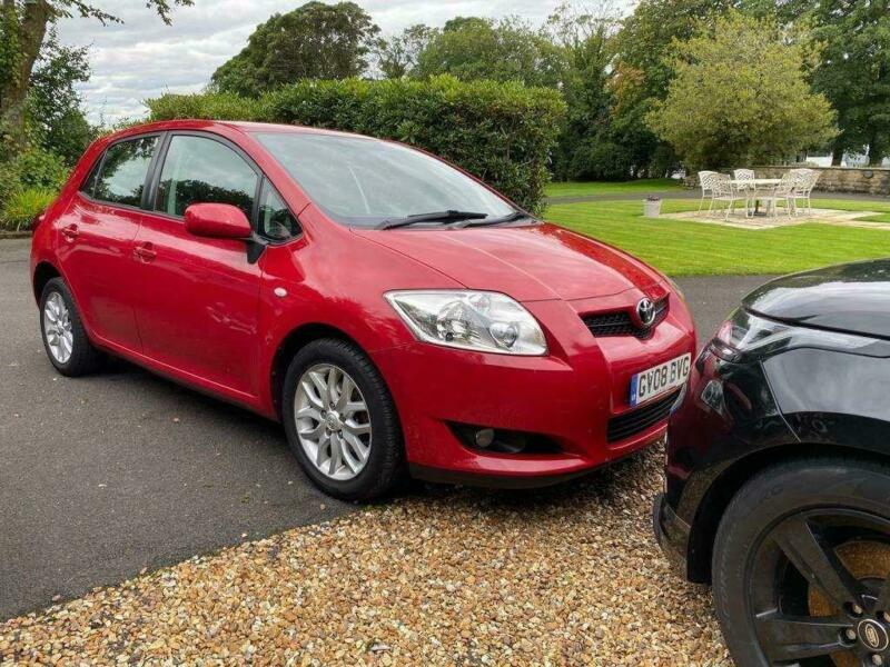 Toyota auris 2008 год