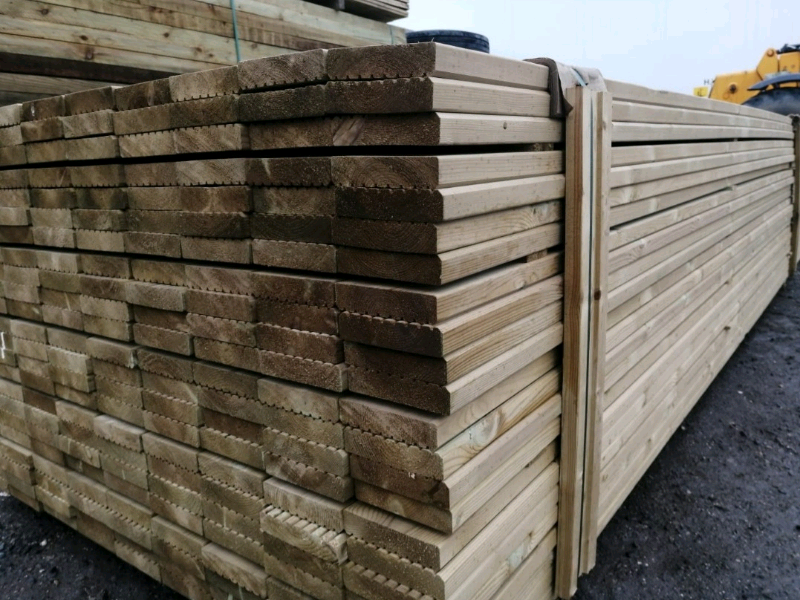 TIMBER DECKING 4.8 3.3 5.1 in Hull, East Yorkshire Gumtree