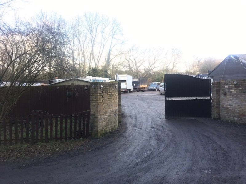 bunglow stables in Brentwood essex acre plot in Romford, London Gumtree