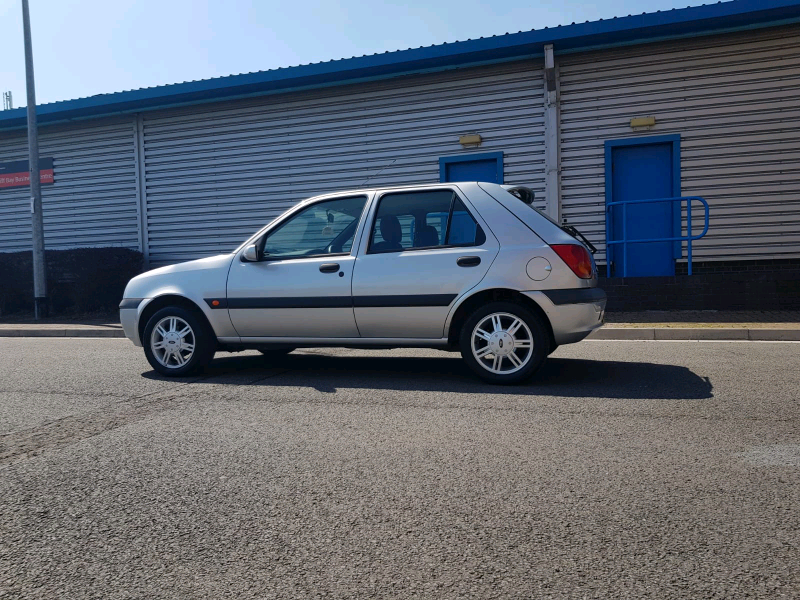 Ford fiesta 2000