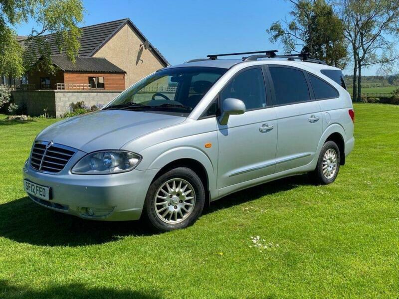 Rodius ssangyong 2