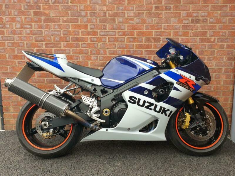 SUZUKI GSXR GSXR 1000 K4 ONLY 11000 MILES ON THE CLOCK 12 MONTHS MOT FSH in Burbage