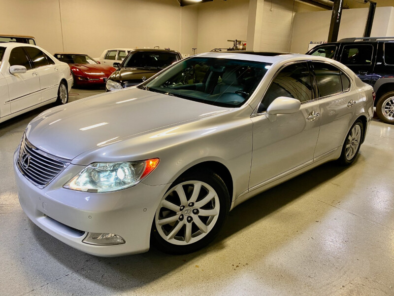 2008 Lexus LS 460 Luxury Sedan Silver with Gray PRISTINE Inside and Out !