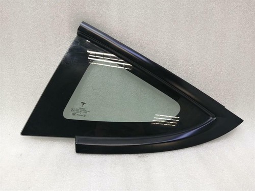 TESLA MODEL 3 Left Rear quarter Glass 1514978-01-B Türscheibe ¼ Hinten Links