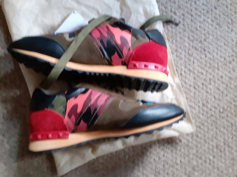 funky running trainers