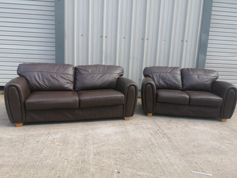 Brown leather 2x2 seater sofas couches ,suite,🚚 in East End, Glasgow