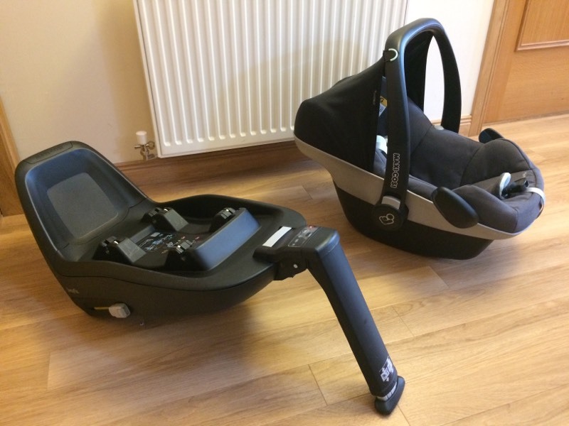 Maxi Cosi Pebble Plus and 2 Way Fix isofix Base in Cowdenbeath, Fife Gumtree