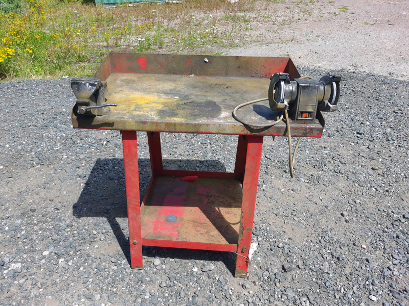 METAL WORK BENCH. in Newport Gumtree