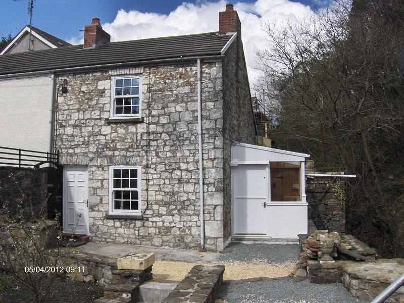 Charming two bedroom stone cottage for rent in Ammanford