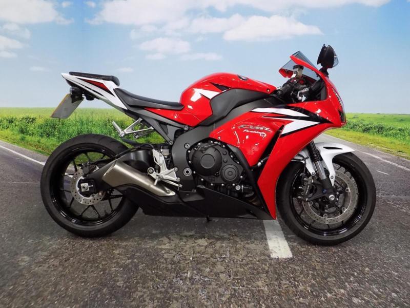 Honda cbr1000rr fireblade красный