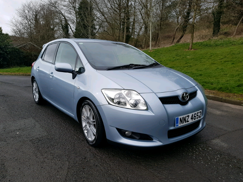 Toyota auris 2008 год
