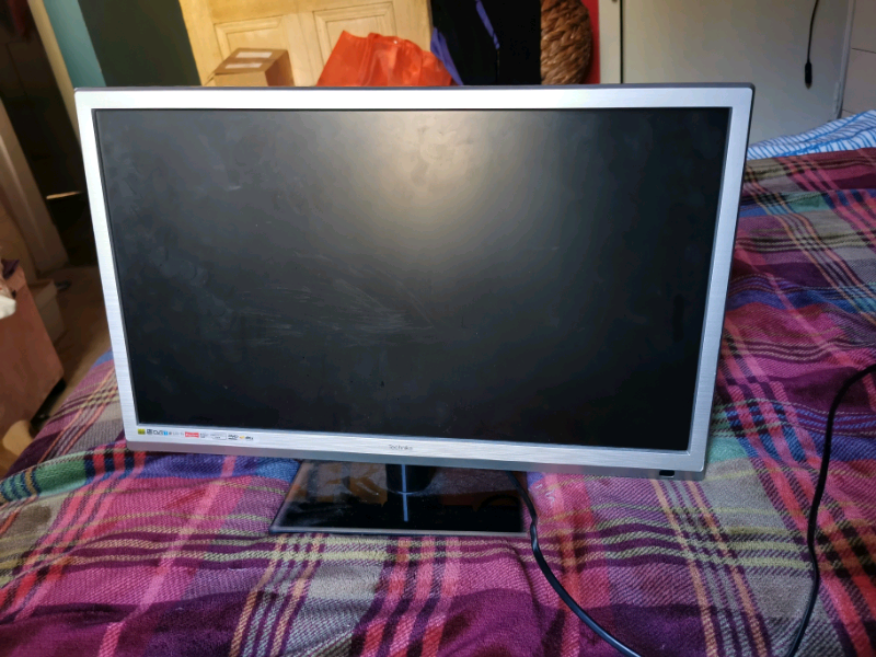 Technika 21.5" LED TV with inbuilt DVD player in Fountainbridge