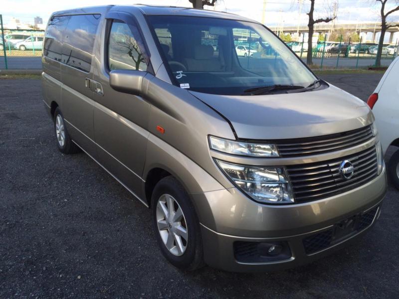 Nissan elgrand 2002