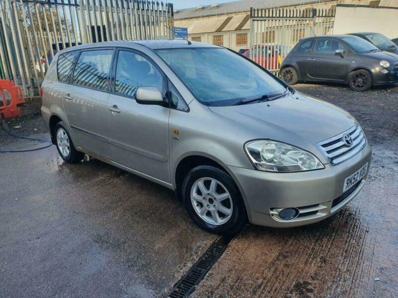 Toyota avensis 2002