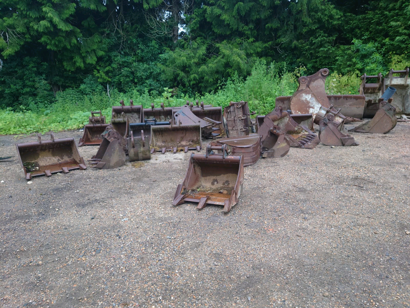 ONE KUBOTA U17 MINI EXCAVATOR BUCKET FOR SALE in Faversham, Kent