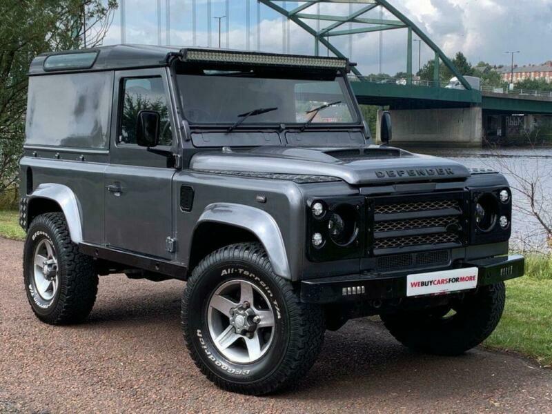 Land rover defender 2