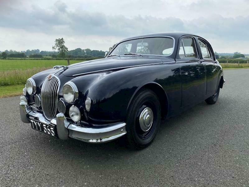 Daimler v8 250