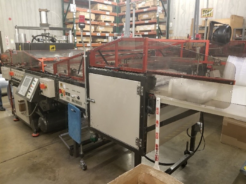 (2001) GN 3021C thermoformer with stacker