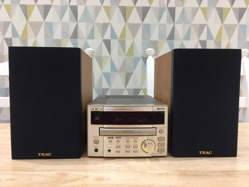 TEAC CRH100 Audio Shelf System Component HiFi And Speakers in
