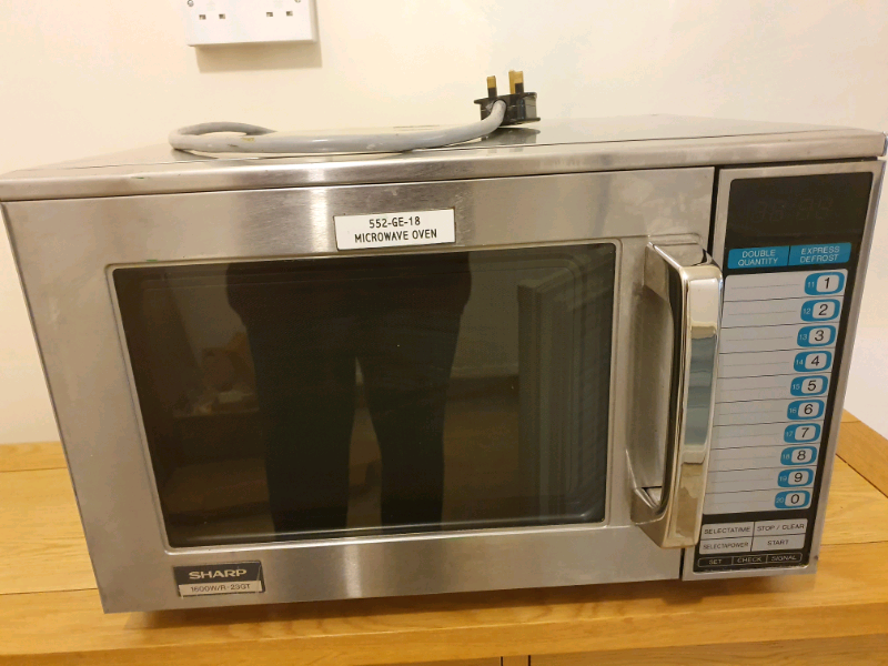 Sharp R23GT 1600w industrial microwave oven in Turriff, Aberdeenshire