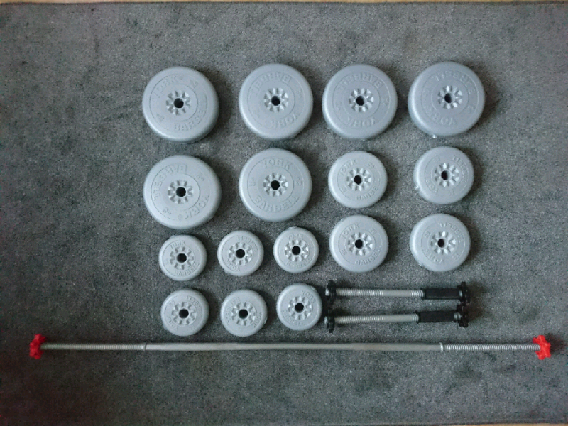 Vinyl Weights Plates Set And Bars. New Condition in Holbeck, West