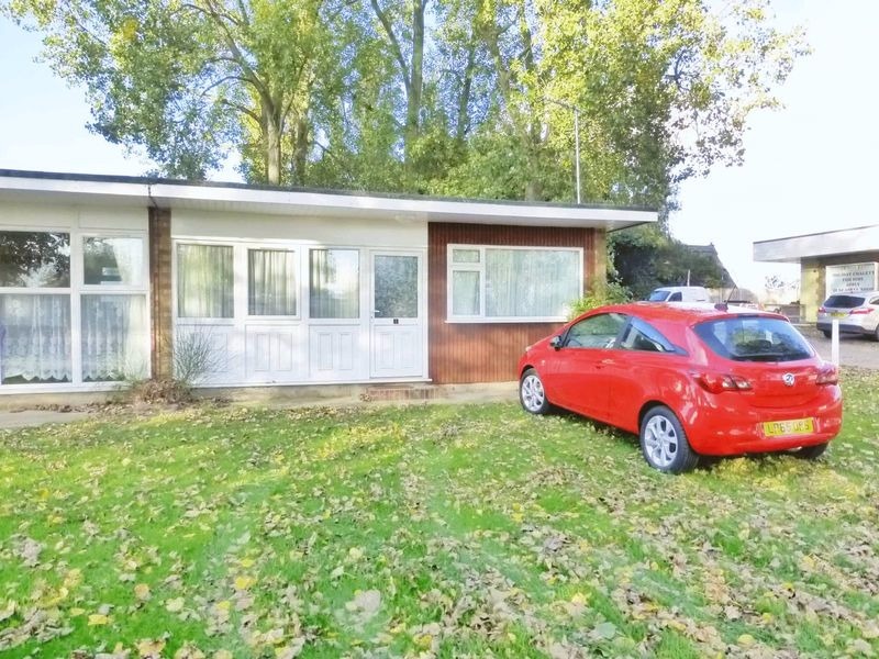 Lovely Superior Chalet 1, Sanitised, rent/hire SeaDell,Hemsby,NORTH