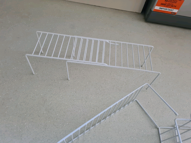 12 x wilko kitchen cupboard shelf organiser telescopic in Nottingham