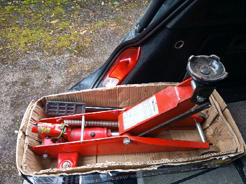 Hydraulic Lifting Device Car Jack in Whitchurch, Cardiff Gumtree