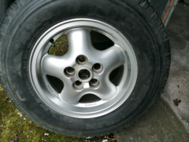 Land rover alloy wheel and tyre new condition 