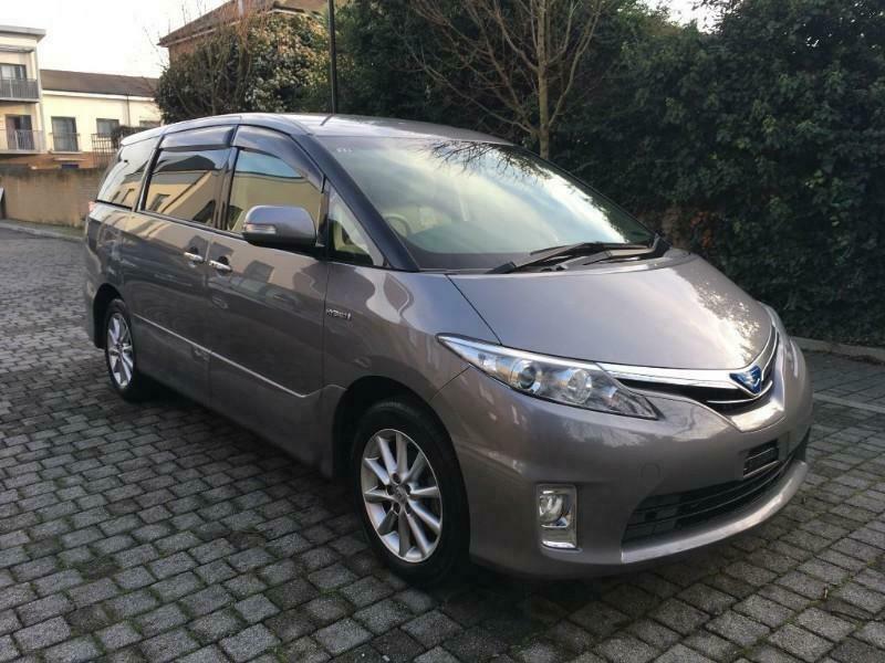 Toyota estima 2013