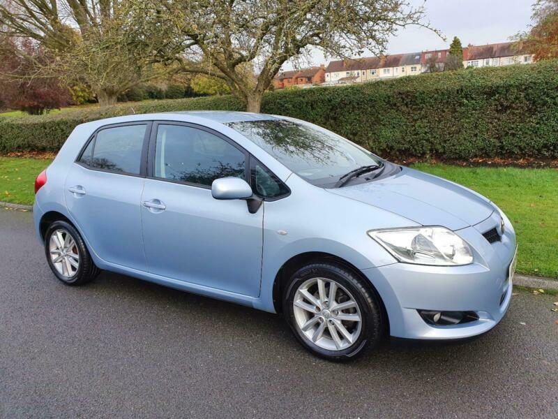 Toyota auris 2008 год