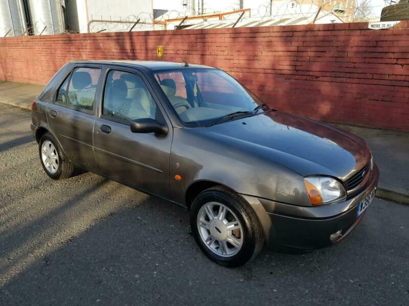 Ford fiesta 2000