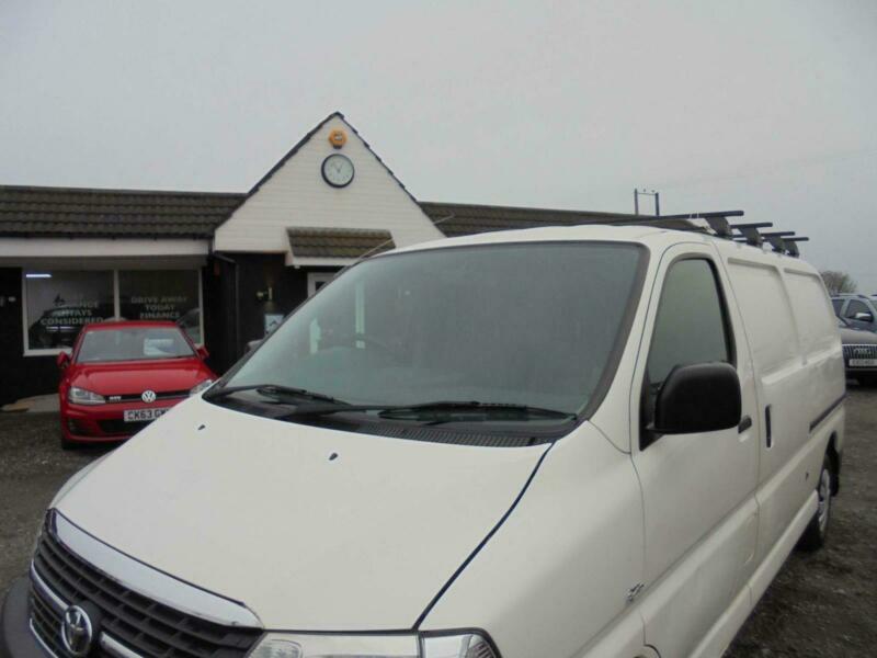 Toyota hiace 2011
