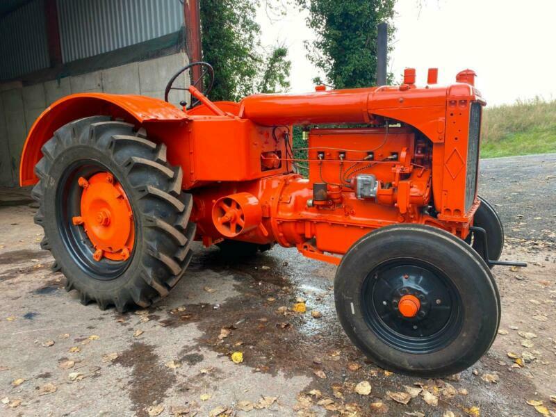 ALLIS CHALMERS MODEL U VINTAGE TRACTOR NICELY RESTORED in Exminster