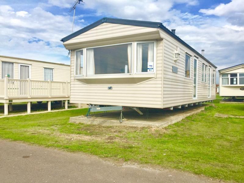 Static Caravan ClactononSea Essex 3 Bedrooms 8 Berth Willerby