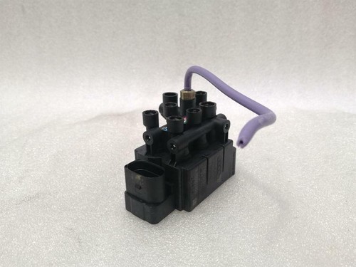 PORSCHE TAYCAN 9J Air suspension valve 971616013C Ventilblock