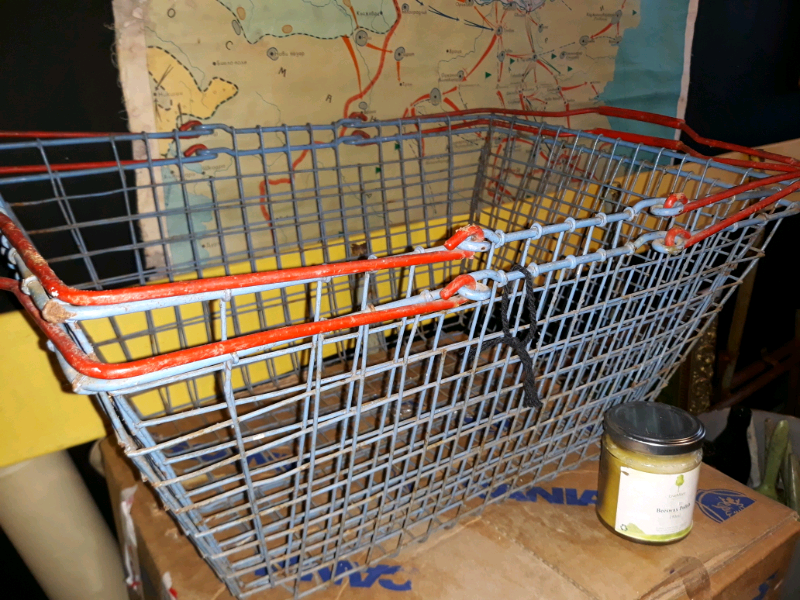 Vintage shopping baskets from 60s70s great decorative items. in