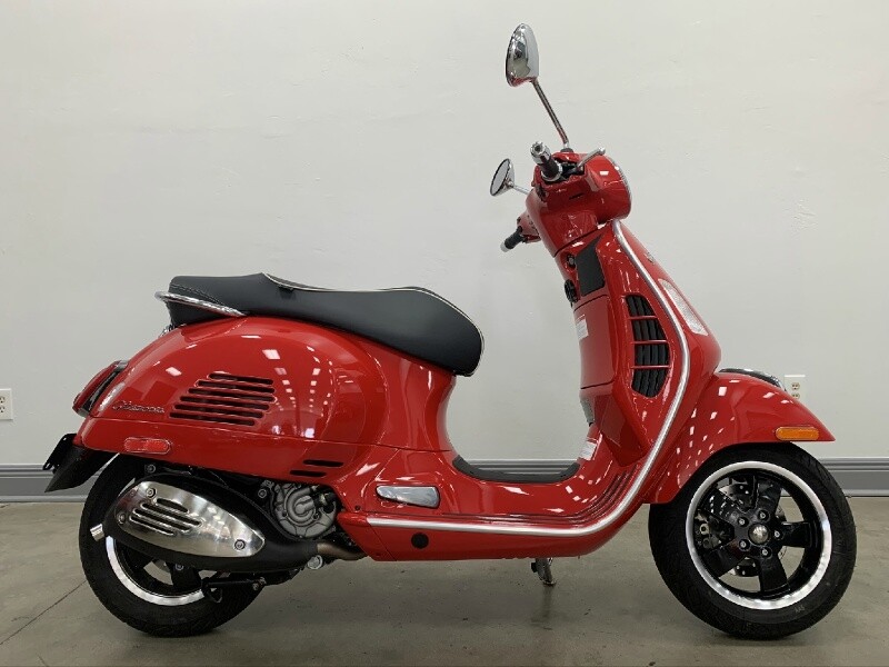 2016 Vespa Gts 300 Ie Super Abs 225 Miles Red Automatic - Used Vespa ...