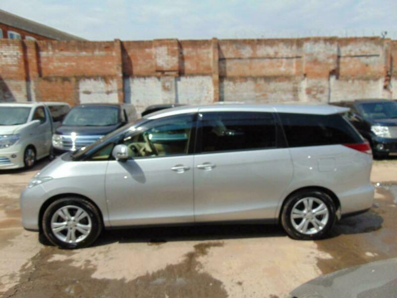 Toyota estima 2013