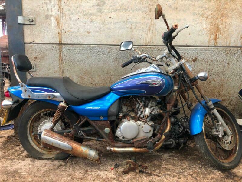 KAWASAKI BN125 ELIMINATOR 2000 NON RUNNER BARN FIND SPARES OR REPAIR