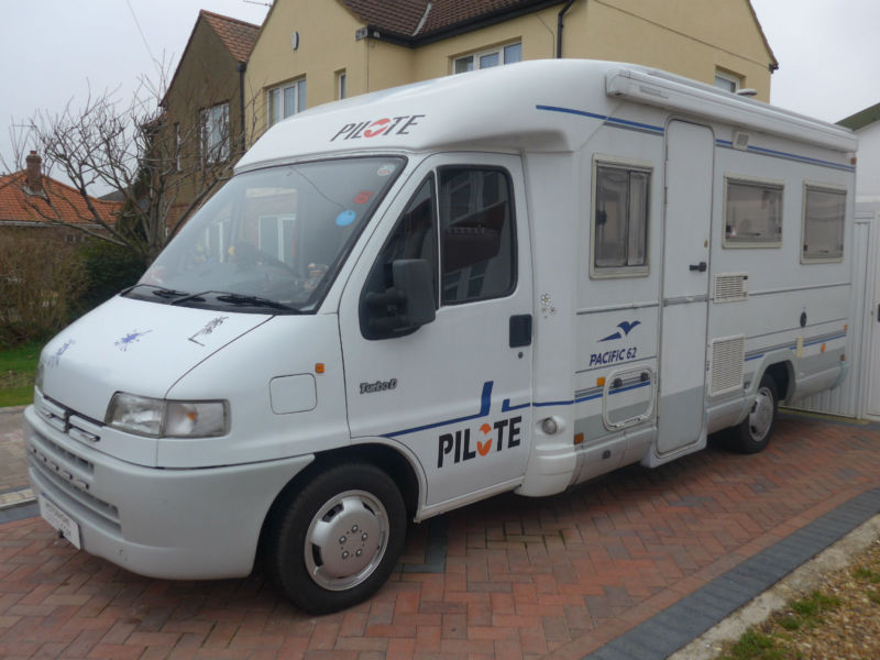 Pilote Pacific 62, U shaped Lounge Awning, Tow Bar, Reversing Camera