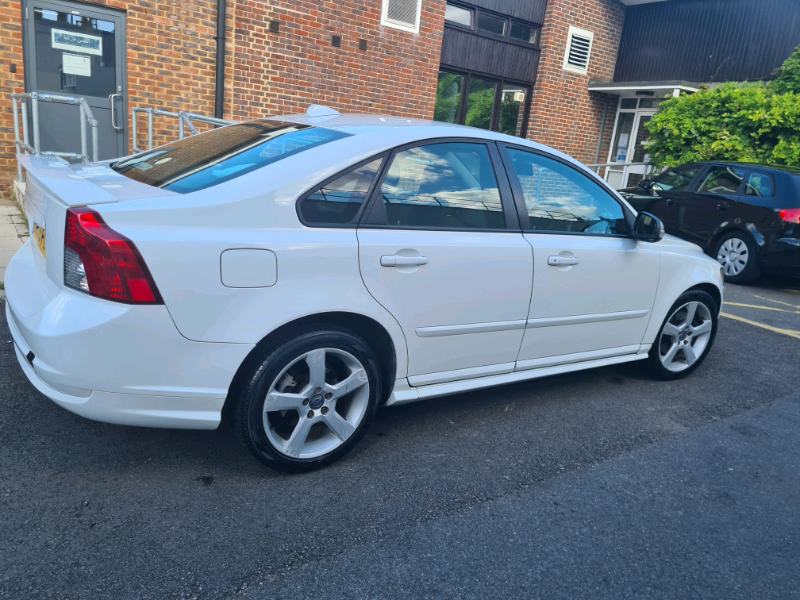 Volvo s40 r design