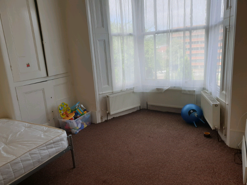 Room for rent in Chatham, Kent Gumtree