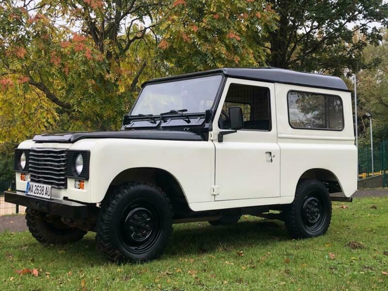Land rover santana