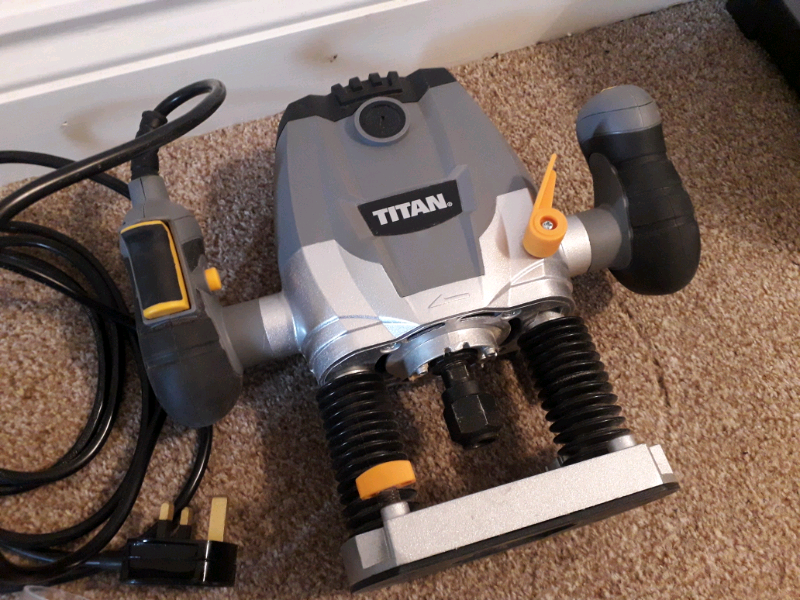 Titan plunge router 1/2 inch with 1/4 collet in Exeter, Devon Gumtree