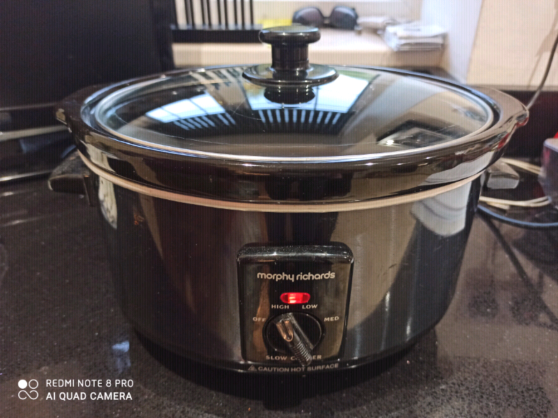 Medium Size Slow Cooker (Black) in StokeonTrent, Staffordshire